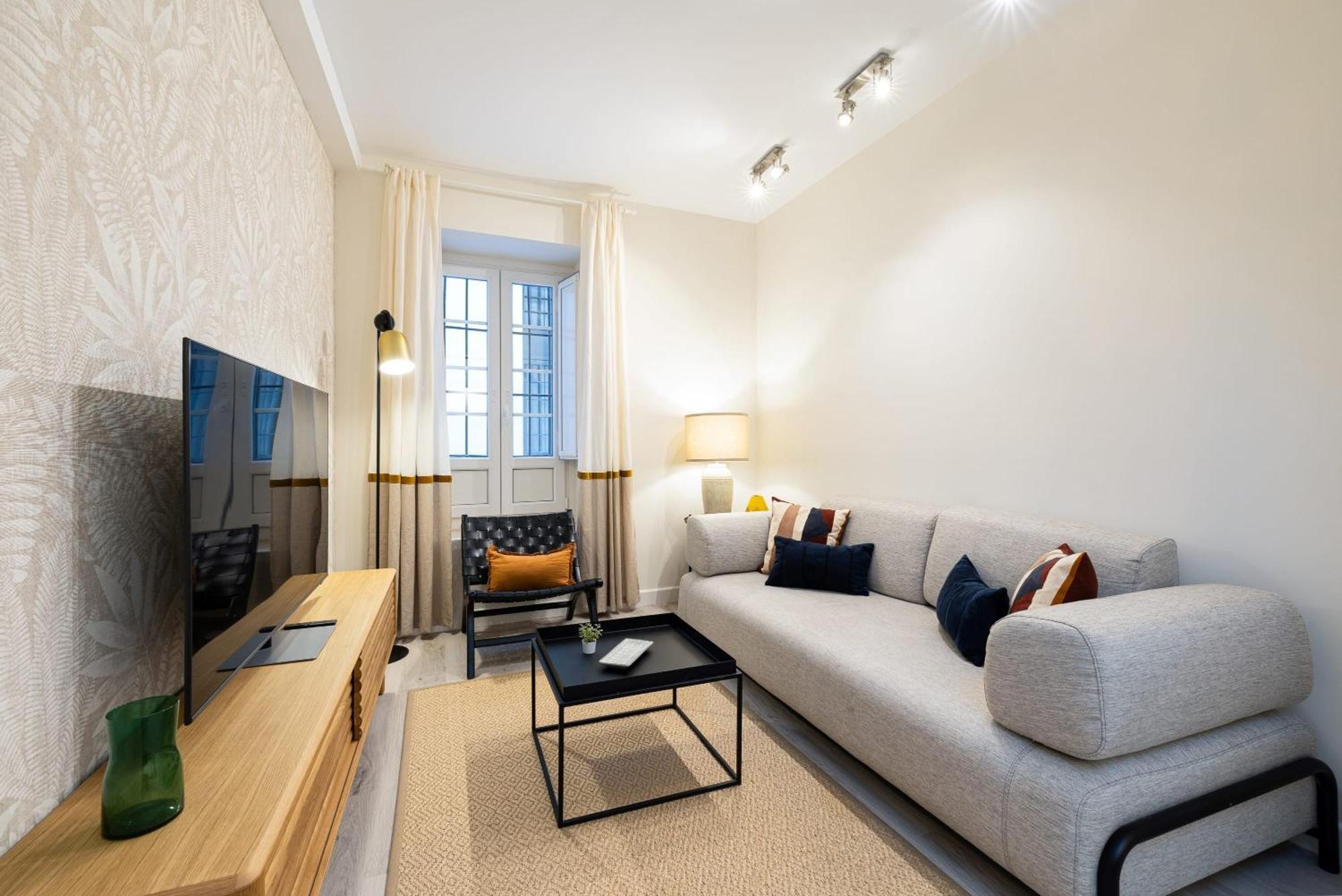 Cozy Apartment In The Heart Of Малага Екстериор снимка